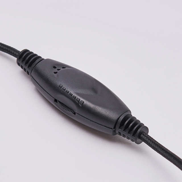 Компьютерные проводные наушники